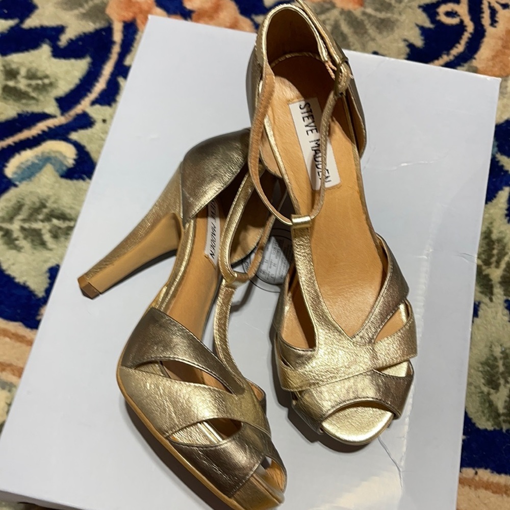 Steve Madden Pascha Leather T-Strap Heel Size 5.5